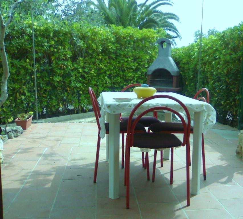 Casa A Villaggio Paradiso Санта-Чезареа-Терме Номер фото